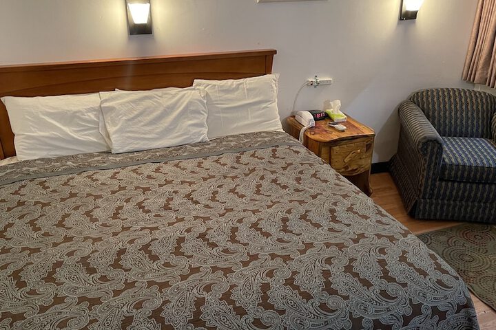 Room 21 of 37