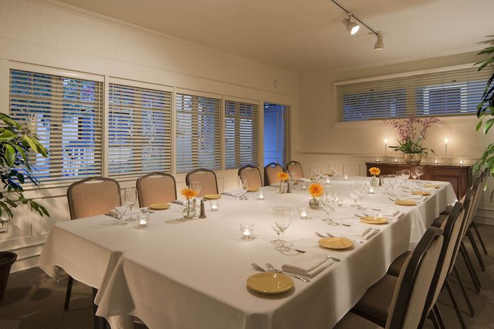 Dining 77 of 94