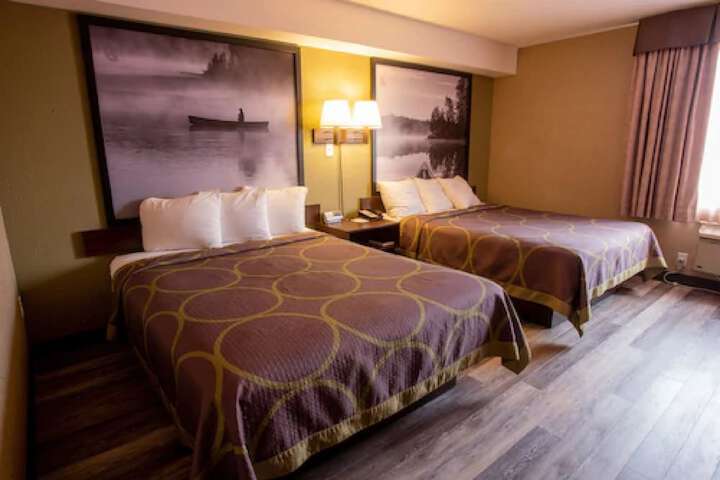 Room 10 of 19