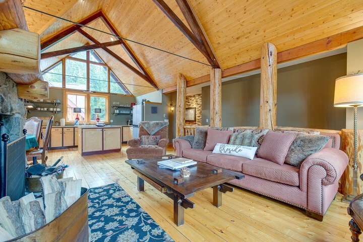 Idaho Springs Home w / Amazing Mountain Views!