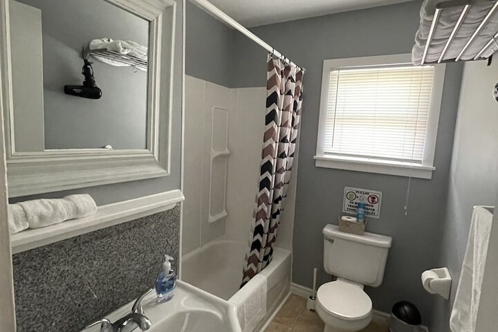 Room 11 of 24