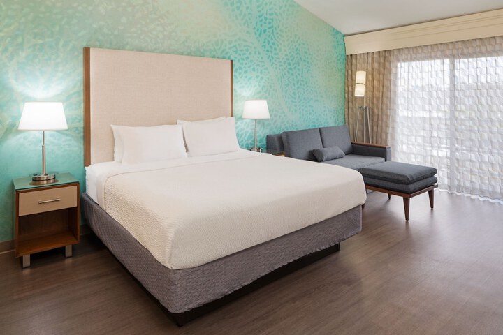 Courtyard by Marriott San Diego Del Mar / Solana Beach