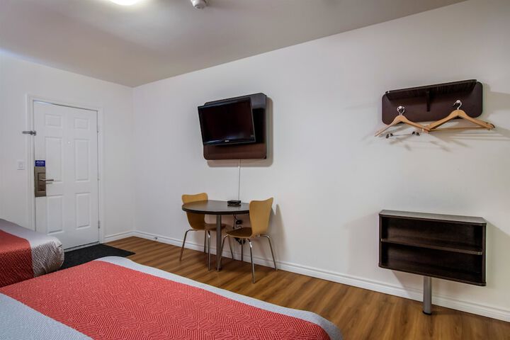 Room 15 of 28