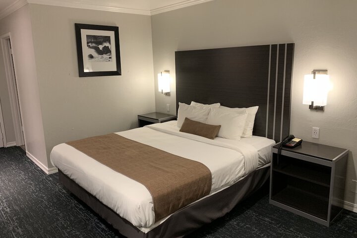 Room 18 of 32