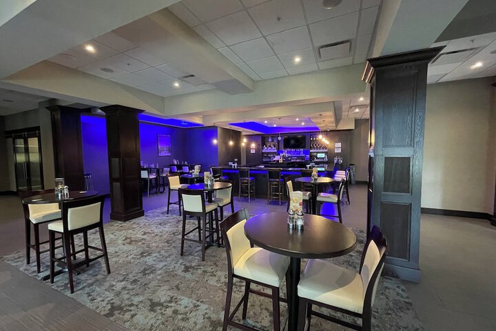 Holiday Inn & Suites Farmington Hills - Detroit NW by IHG