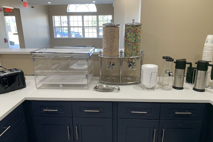 Breakfast/Coffee Service 34 of 40