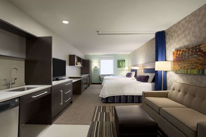 Room 12 of 28