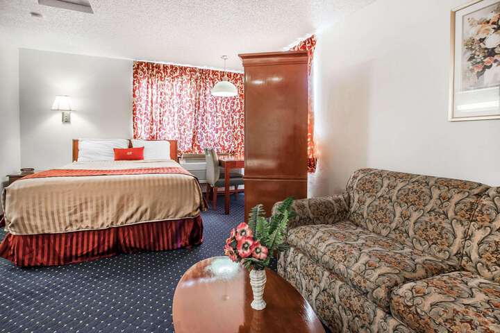 Suite 11 of 16