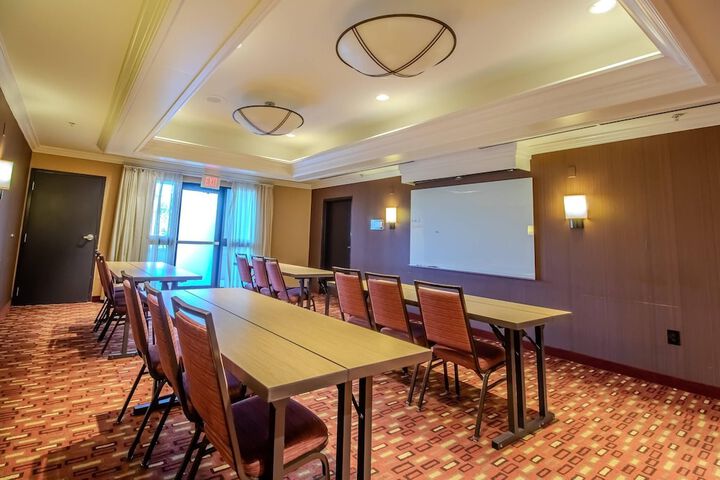 Country Inn & Suites by Radisson Convention Center