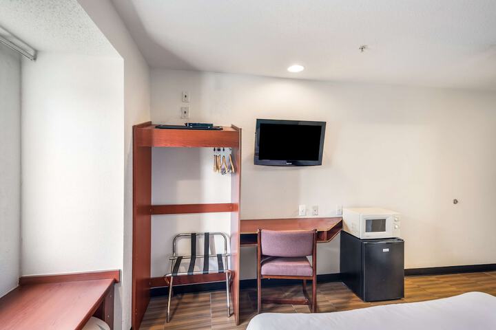 Room 18 of 29