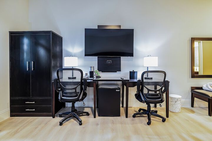 Room 11 of 29