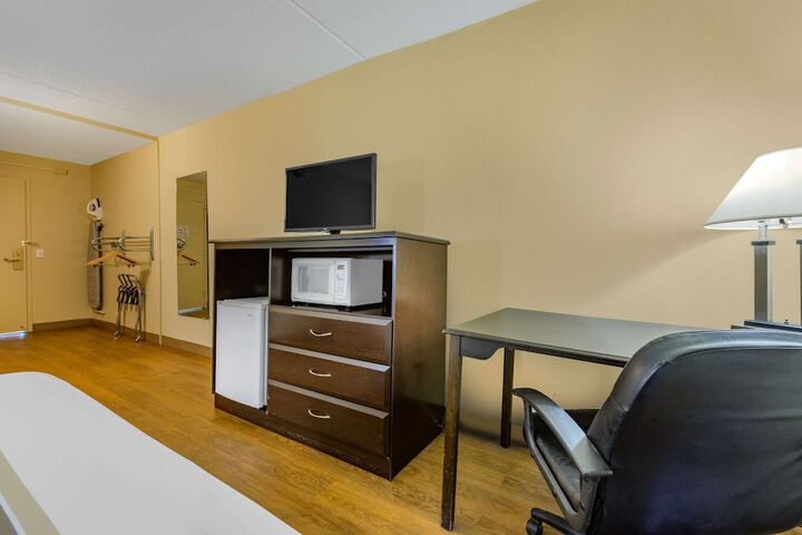 Room 18 of 42