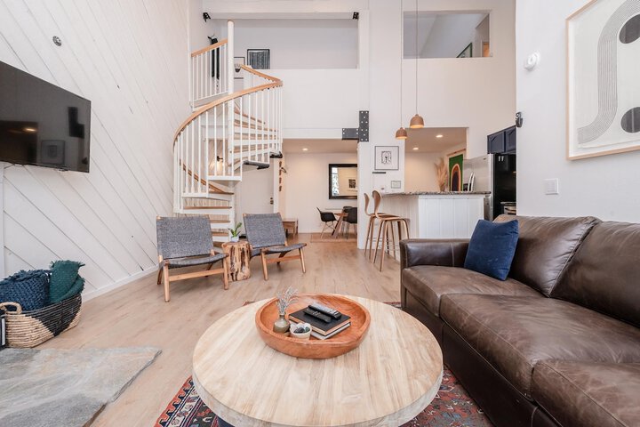 Room 43 of 49