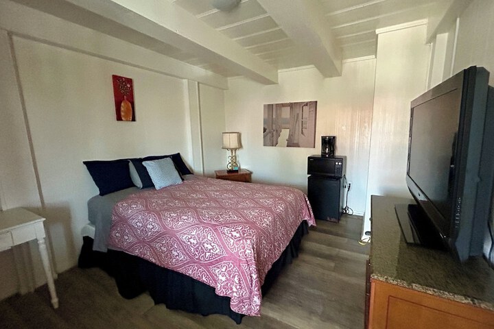 Room 18 of 65