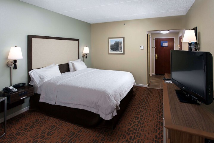 Room 10 of 35