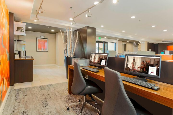 Courtyard by Marriott San Diego Del Mar / Solana Beach