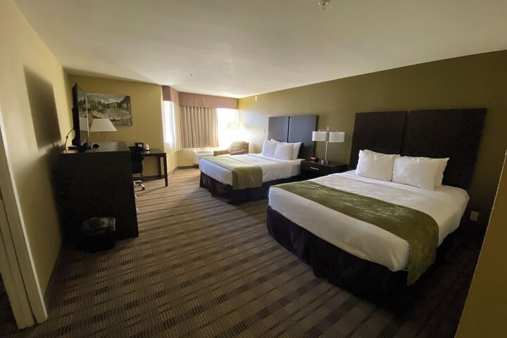 Room 33 of 38