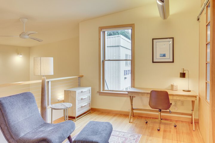 Custom Harborside Loft in the Heart of Ketchikan