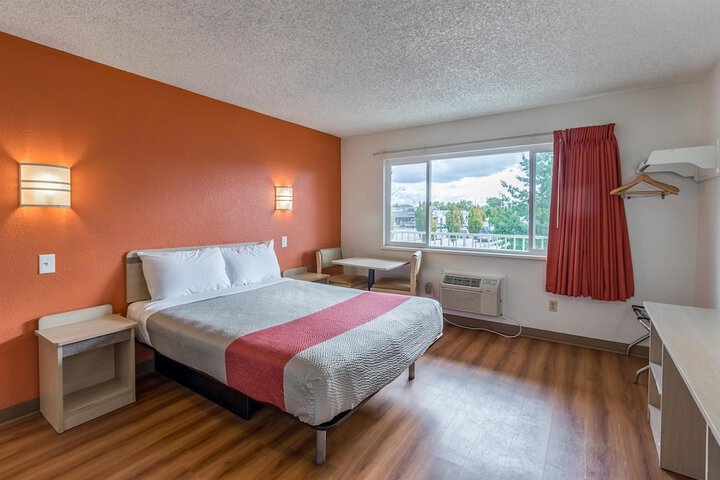 Room 16 of 30