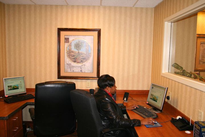 Business Center 33 of 33