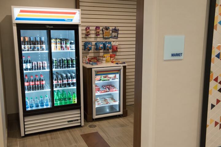 Holiday Inn Express & Suites Warsaw - E Center by IHG