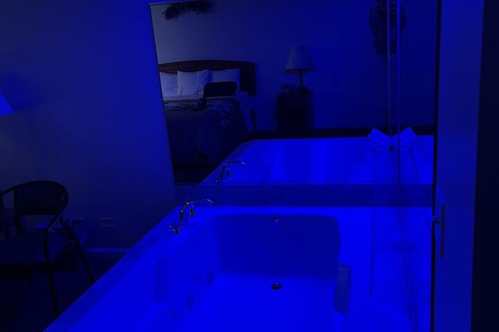 VIBE INN - WHIRLPOOL SUITES