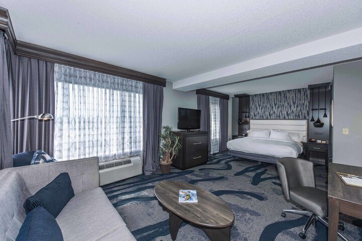 DoubleTree by Hilton North Charleston - Convention Center