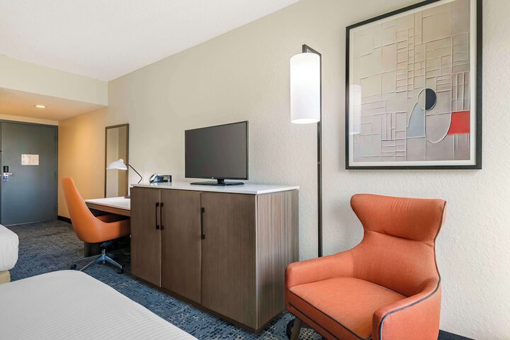 Room 5 of 25
