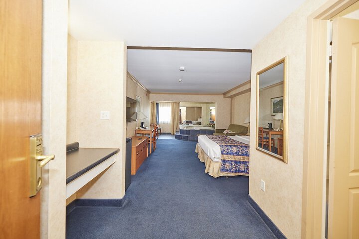 Room 13 of 37