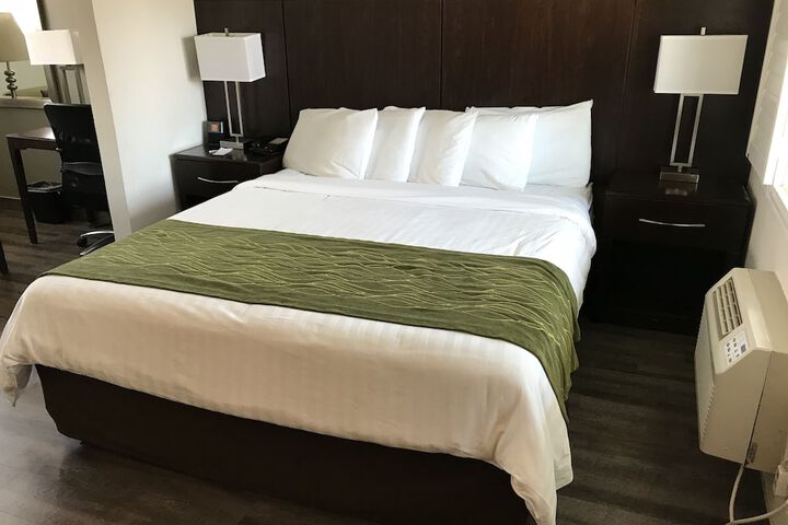 Hi View Inn & Suites