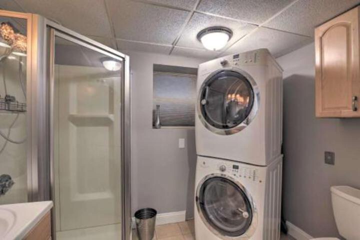 Cozy Quiet Getaway Surrounded by Nature 19 Miles To Downtown Boston
