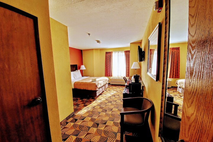 Room 7 of 28