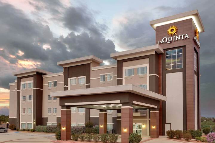 Hotel 7 of 73