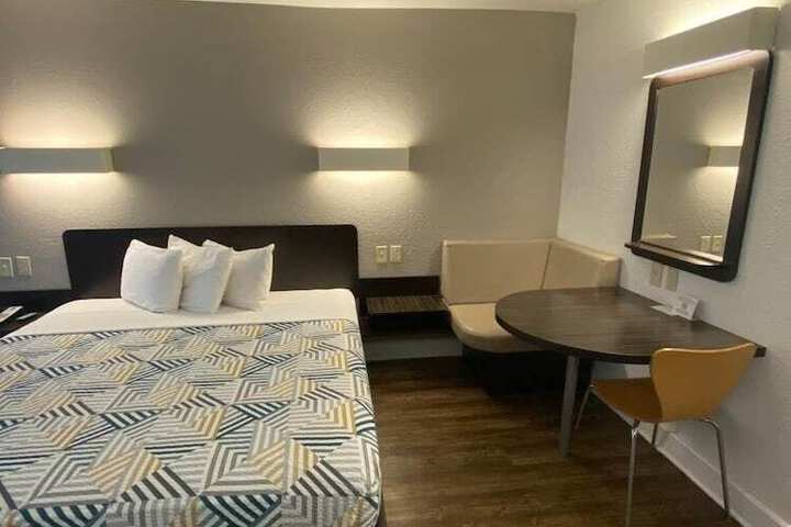 Motel 6 Manchester TN