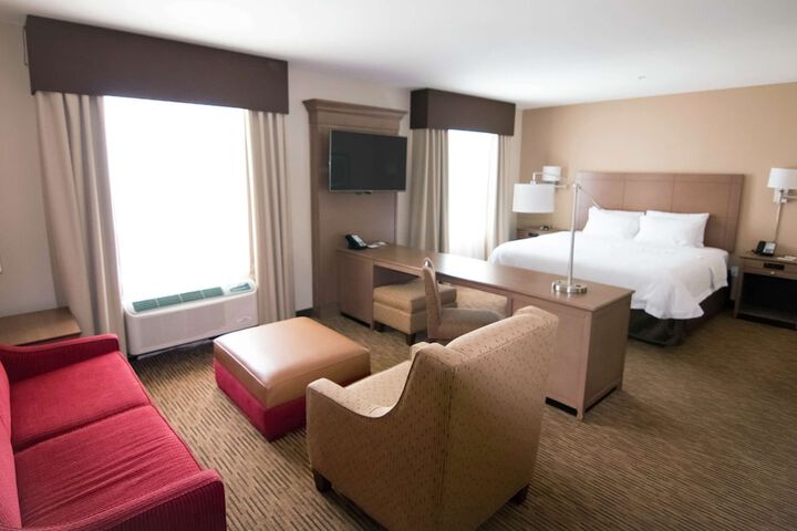 Room 17 of 28