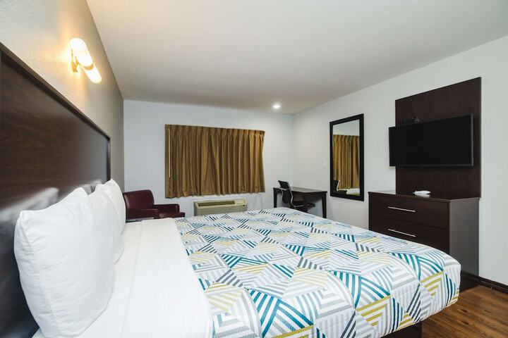 Room 17 of 27