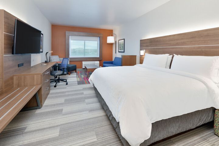 Room 9 of 30