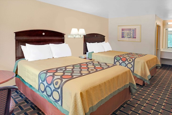 Room 8 of 13