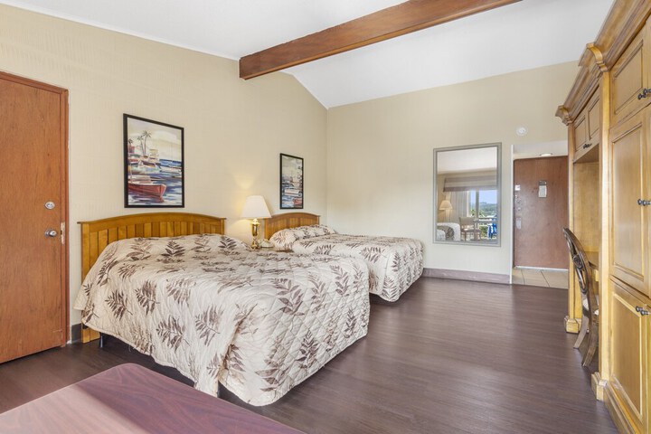 Room 105 of 152