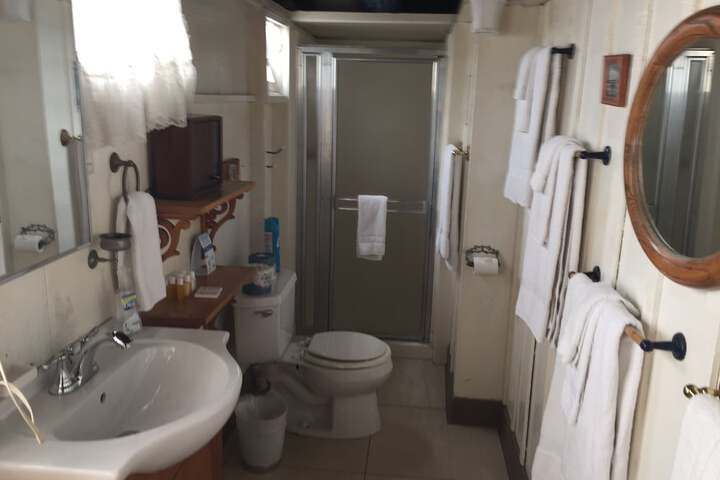 Room 49 of 162