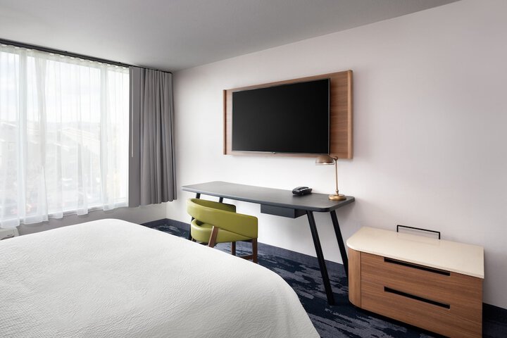 Room 10 of 24