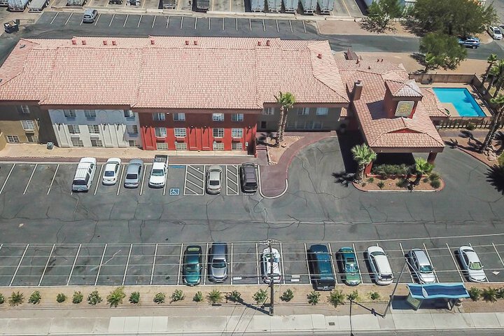 Hotel 5 of 84
