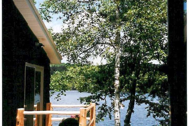 Kiwassa Lake Bed & Breakfast