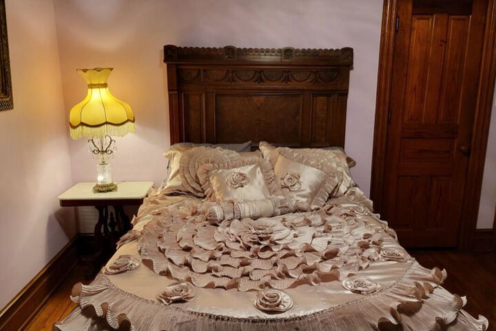 Room 5 of 19