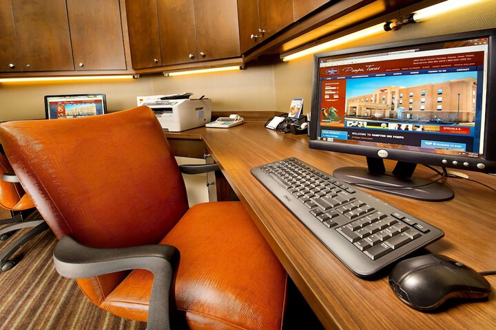 Business Center 23 of 24