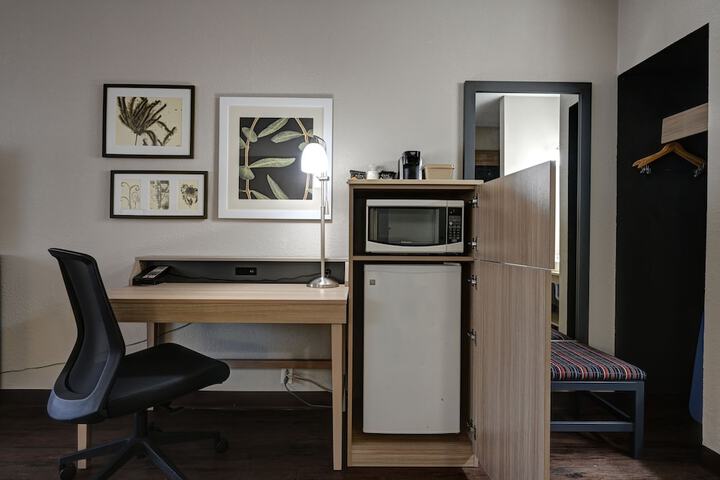 Country Inn & Suites by Radisson Pierre, SD