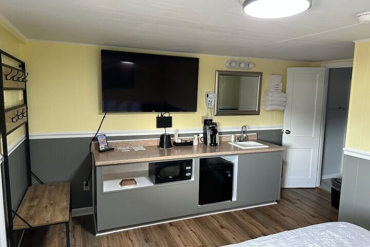 Room 33 of 45
