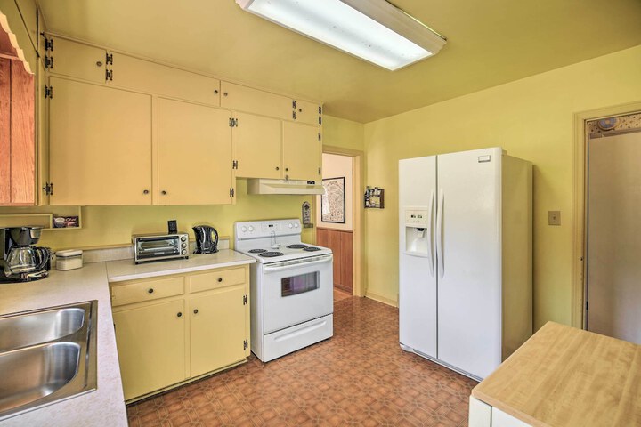 Quaint Creekside Home w / Spacious Deck & Yard