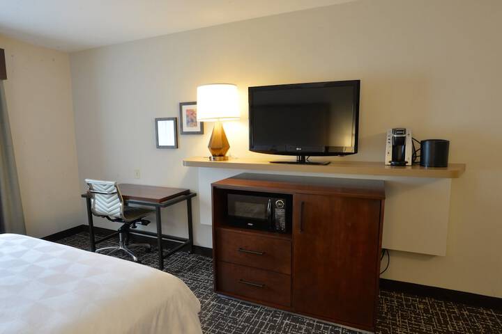 Room 8 of 42