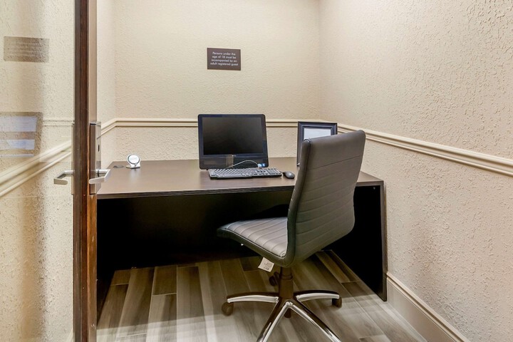 Business Center 51 of 52